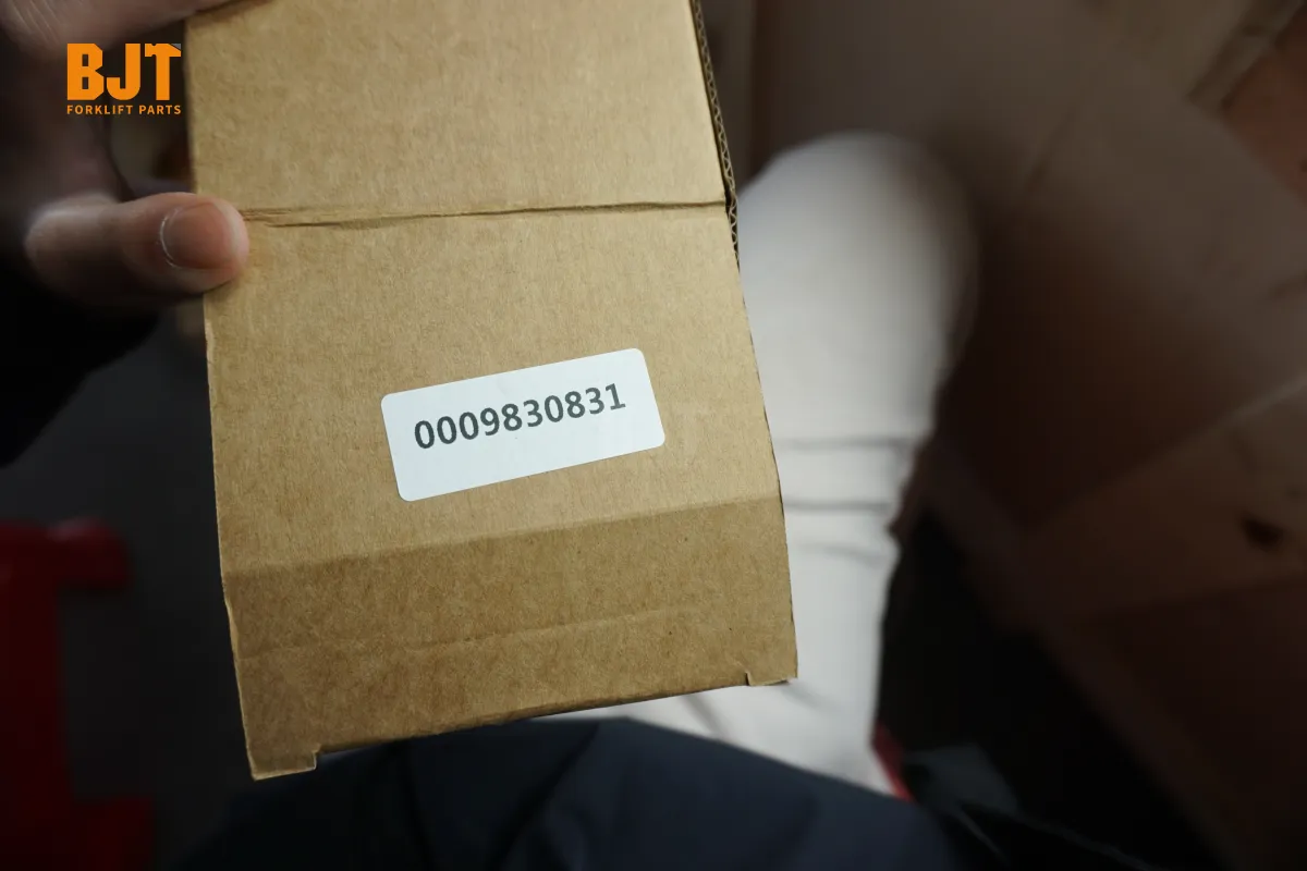 0009830831