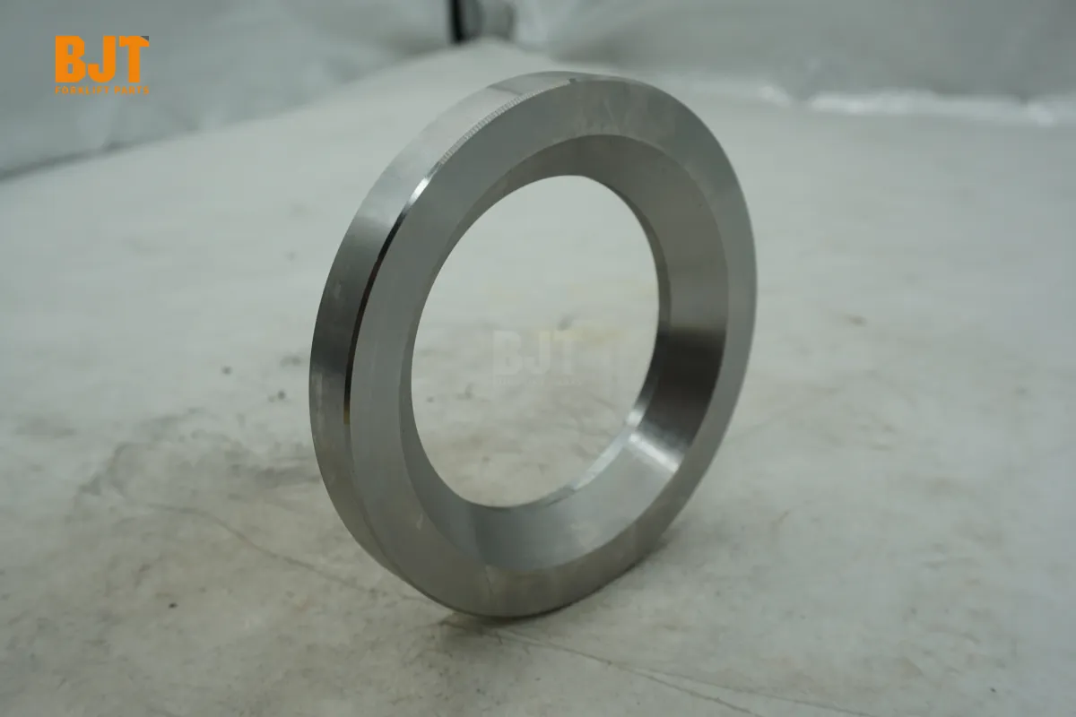 3104545000