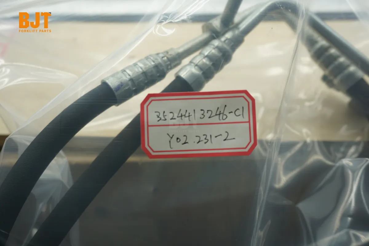 3524413246-C1